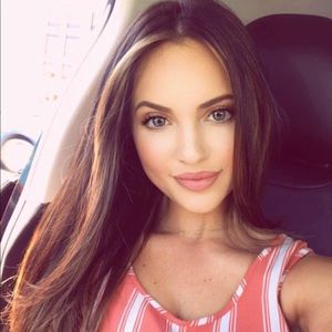 Meet your Posher, Rebecca